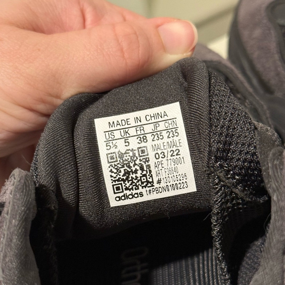 *SOLD* Adidas Yeezy 500 Utility Black F36640
Size 5.5M - Picture 2 of 6